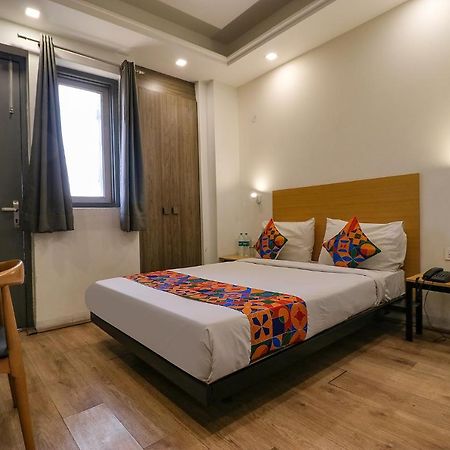 Fabhotel The Chaitanyas Rohini Sec 18 Delhi  Buitenkant foto